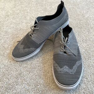 Robert David Gray Knit Sneakers Size 10M Men’s